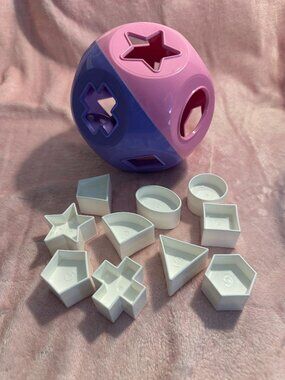 Tupperware Shape O Ball Toy Shape Sorter 10 White Shapes Pink & Purple - Great